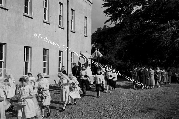 GORTNOOR ABBEY PROCESSION